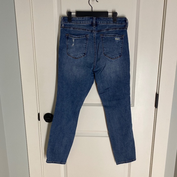 WOMANS STS BLUE DISTRESSED SKINNY JEAN SIZE 31 DARK WASH - Picture 3 of 3